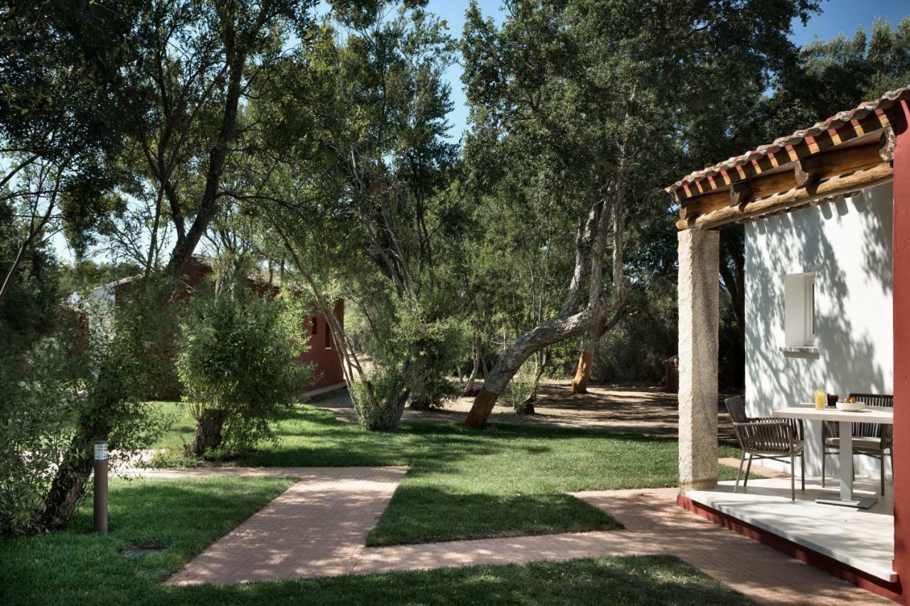 Hotel Li Neuli Country Club à San Pantaleo Extérieur photo